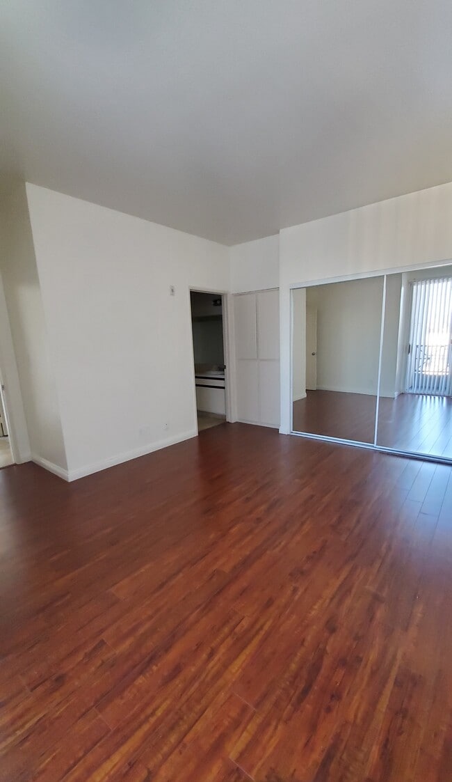 Master Bedroom - 945 N Serrano Ave
