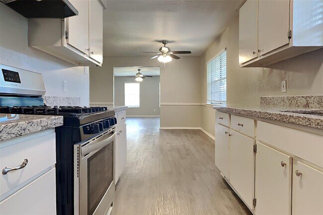 Building Photo - 29515 Stapleford St