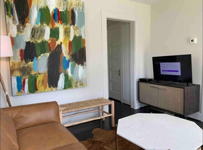 Foto del edificio - 1103 W 18th St