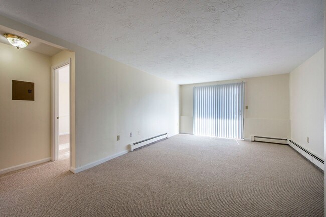 Foto del edificio - Route One Norwood 2-bedroom w/h+hw