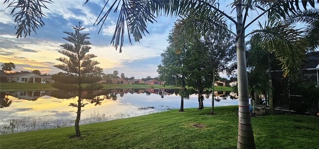 Building Photo - 585 Grand Canal Dr