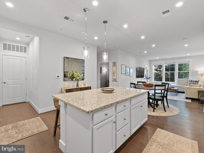 Building Photo - 2324 Wind Charm St