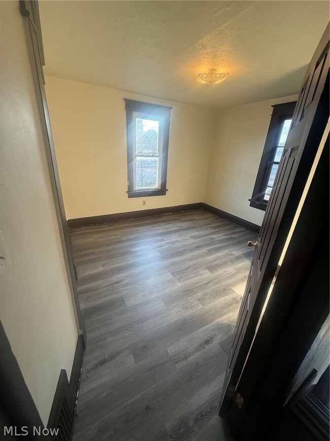 Building Photo - 403 Spicer Street