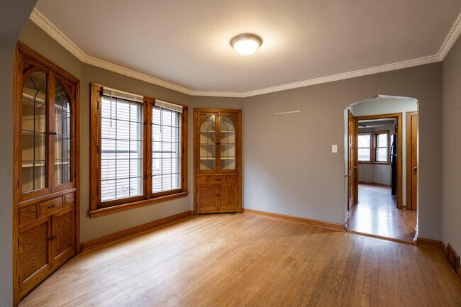 Dining - 6205 W Girard Ave