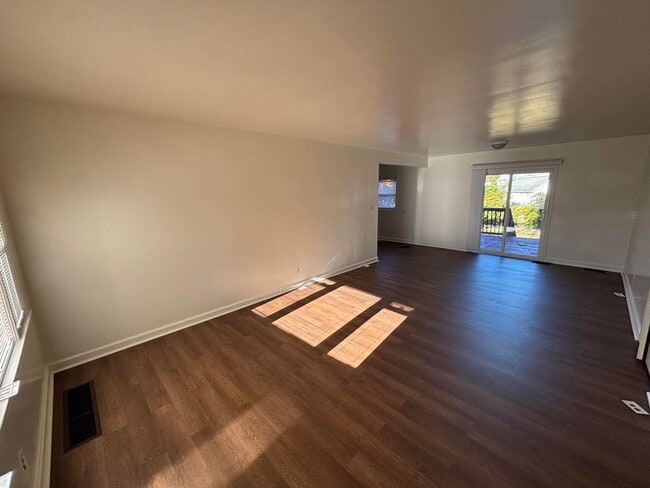 Building Photo - 1029 Kees Rd