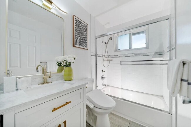 Foto del edificio - SUNNYVALE - Updated 3B/2B Single Family Home