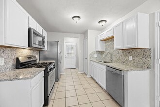Building Photo - 2746 Grahamwood Ln