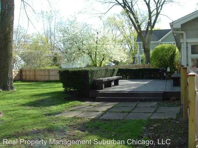Building Photo - 1728 Maple Ave