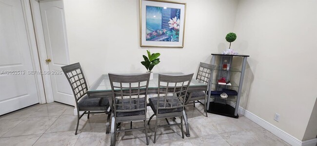 Foto del edificio - 6410 SW 57th Ct