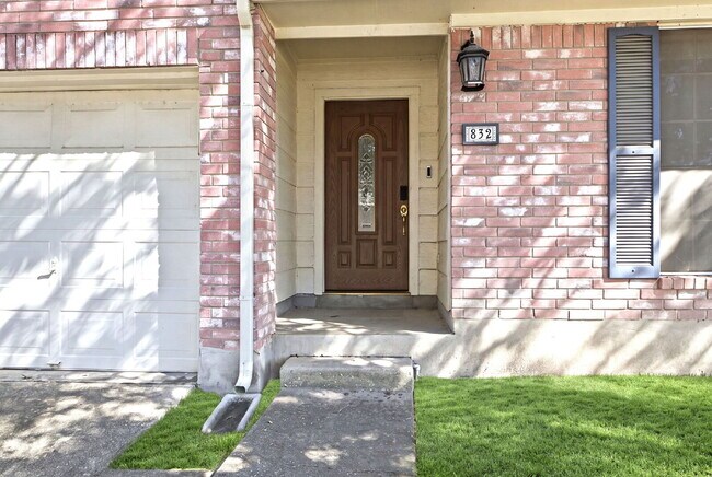 Building Photo - 4 Bedroom home with ZERO carpet close to RAFB
