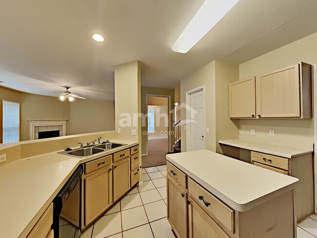 Building Photo - 54 Lockspring