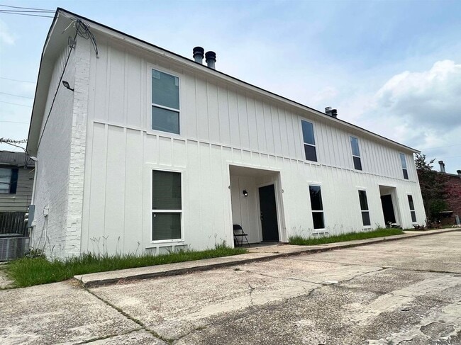 Building Photo - 1859 Southpointe Dr