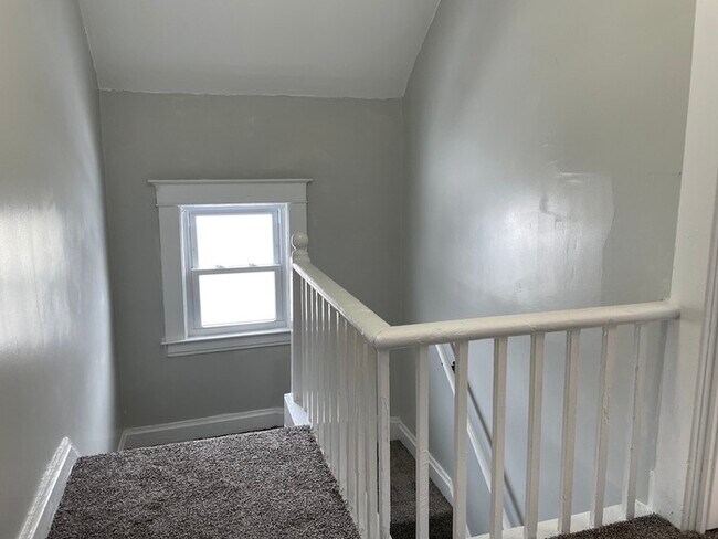 Building Photo - Large 3 bedroom home for rent!