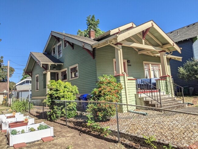 Foto del edificio - 5046 NE Mallory Ave