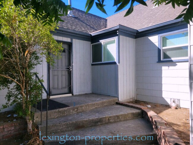 Foto del edificio - Beautiful, Unique and Updated, 2BD/1BA, Ho...