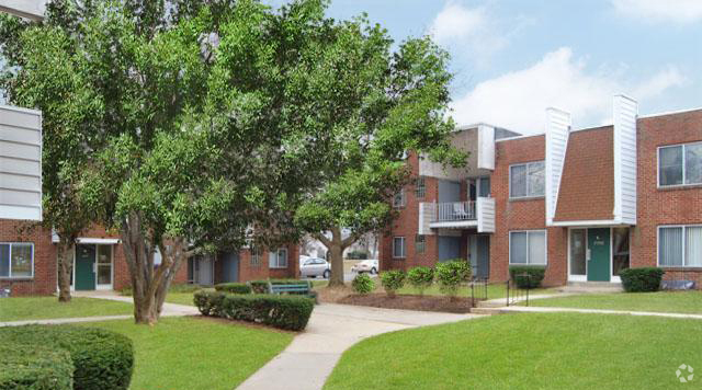 Foto del edificio - Stonehenge Court Apartments