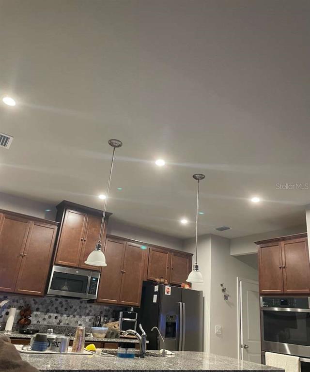 Foto del edificio - 11904 Thorncrest Dr