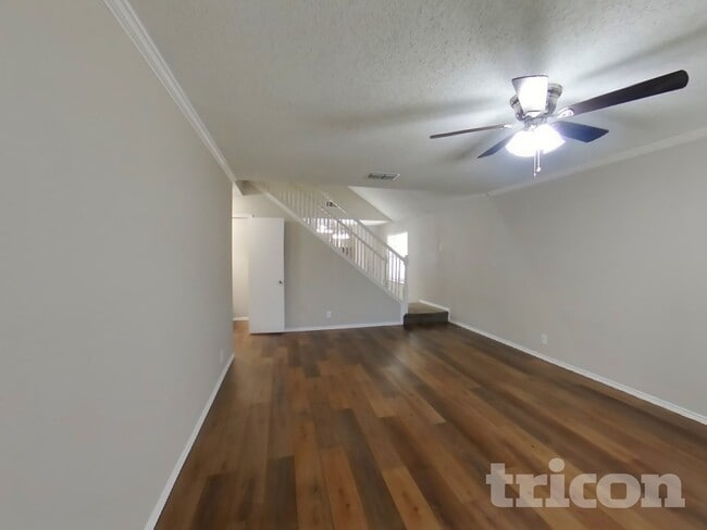 Building Photo - 9918 Autumn Arch