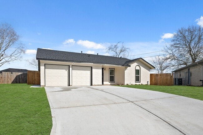 Building Photo - 3214 White Sail