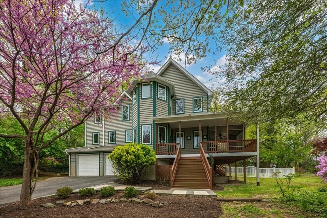 Photo - 6013 Selvyn Rd House