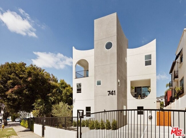 Building Photo - 741 Silver Lake Blvd