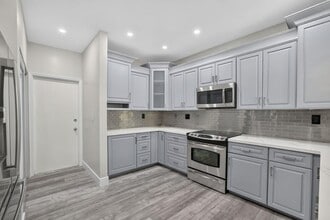 Building Photo - 11908 Glenmore Dr