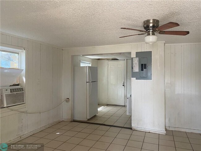 Foto del edificio - 3913 SW 13th Ct