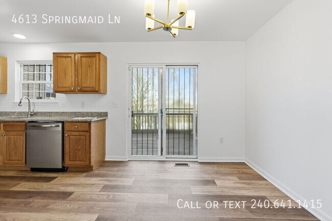 Foto del edificio - 4613 Springmaid Ln