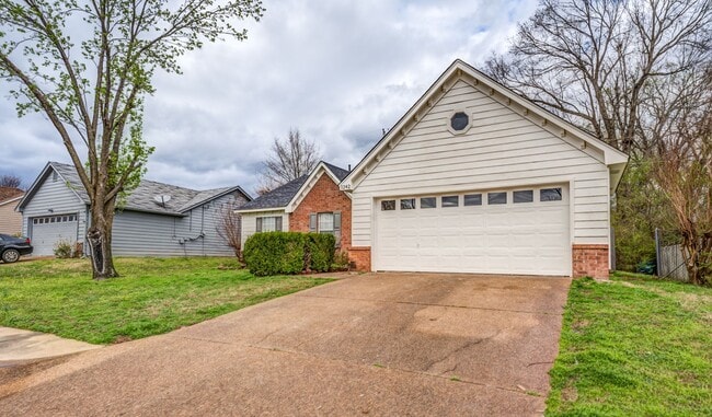 Photo - 1242 Grange Way Dr House