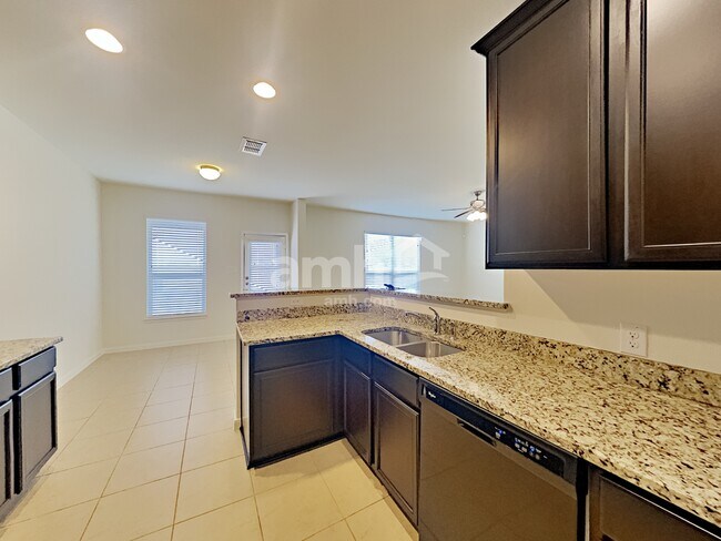 Building Photo - 12898 Cedarcreek Trl