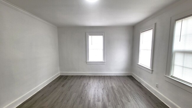 Foto del edificio - One Bedroom Duplex in Sumter SC!  Two Week...