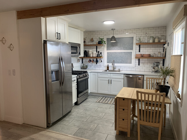 Building Photo - 4201 W 159th St