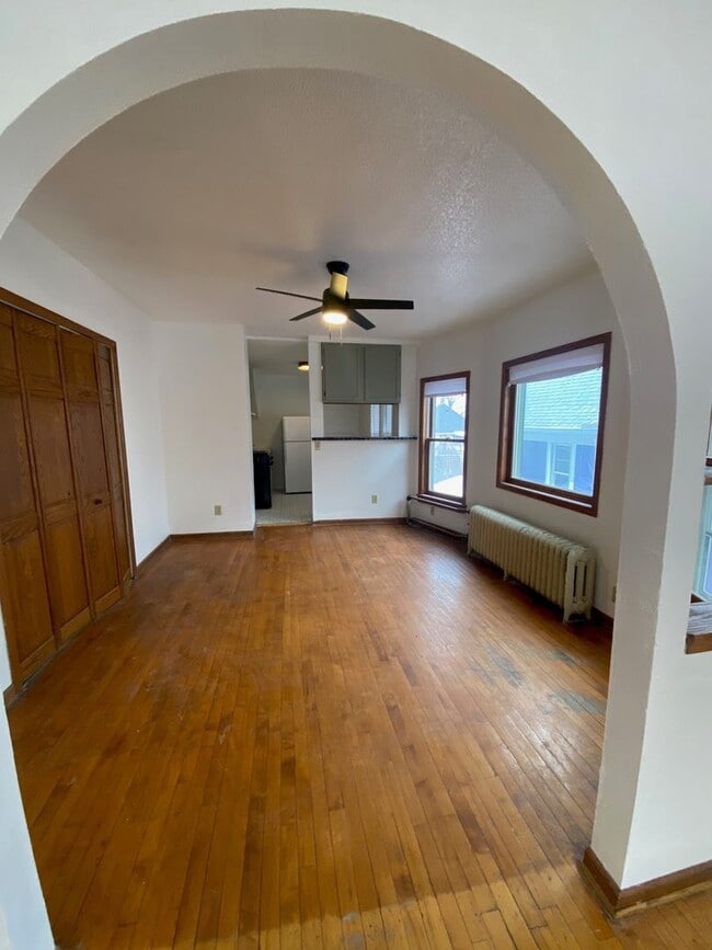 Building Photo - 835 Margaret St