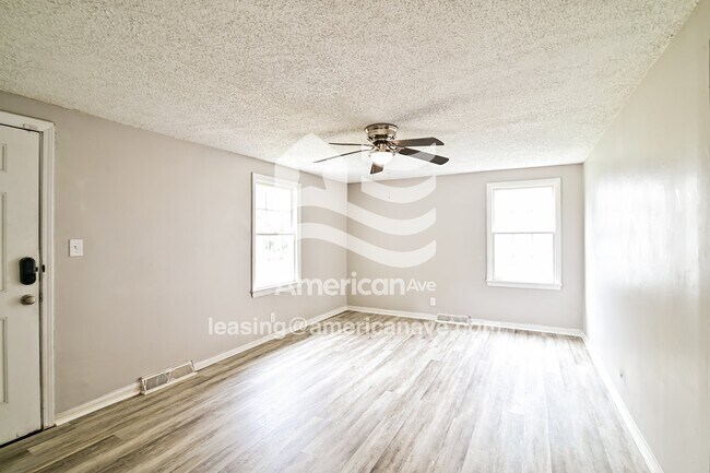 Foto del edificio - 713B Hillcrest Ave