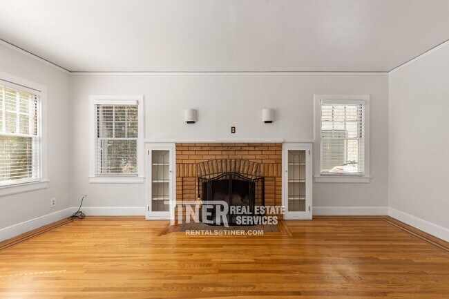 Building Photo - Charming 2 Bedroom West Tahoe Park Home Ne...