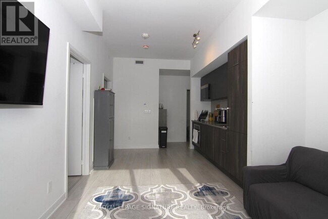 Photo du bâtiment - 2033 Kennedy Rd