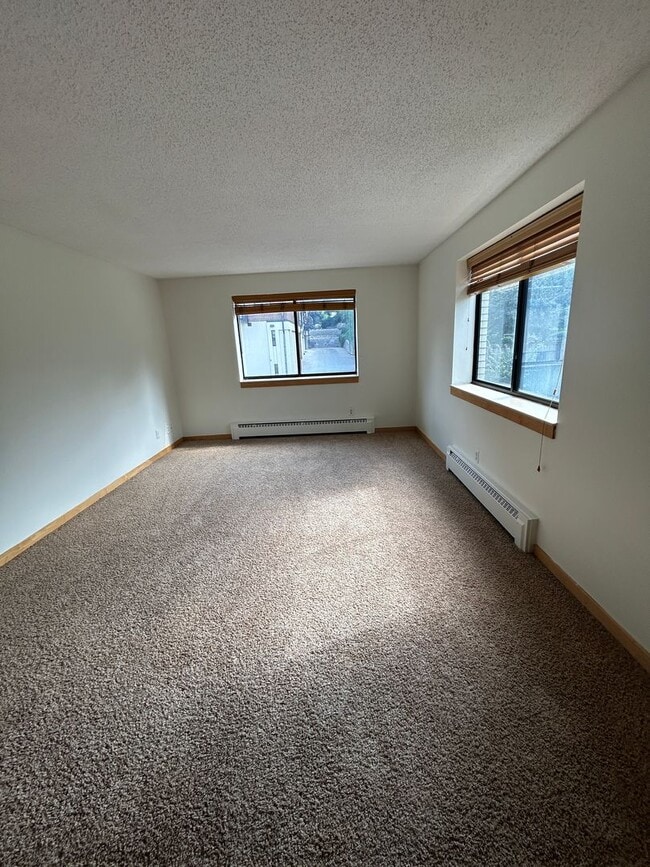 Interior Photo - 311 Kenwood Apartments