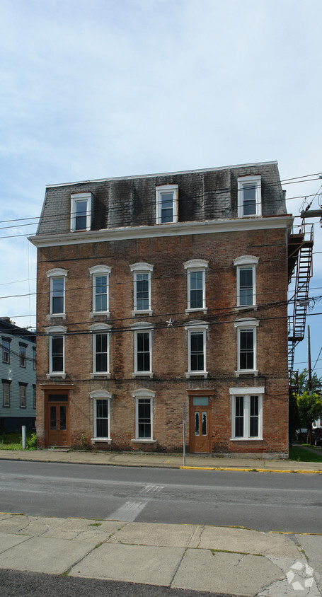 Building Photo - 501 Union St