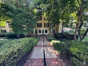 Building Photo - 7700 Tremayne Pl