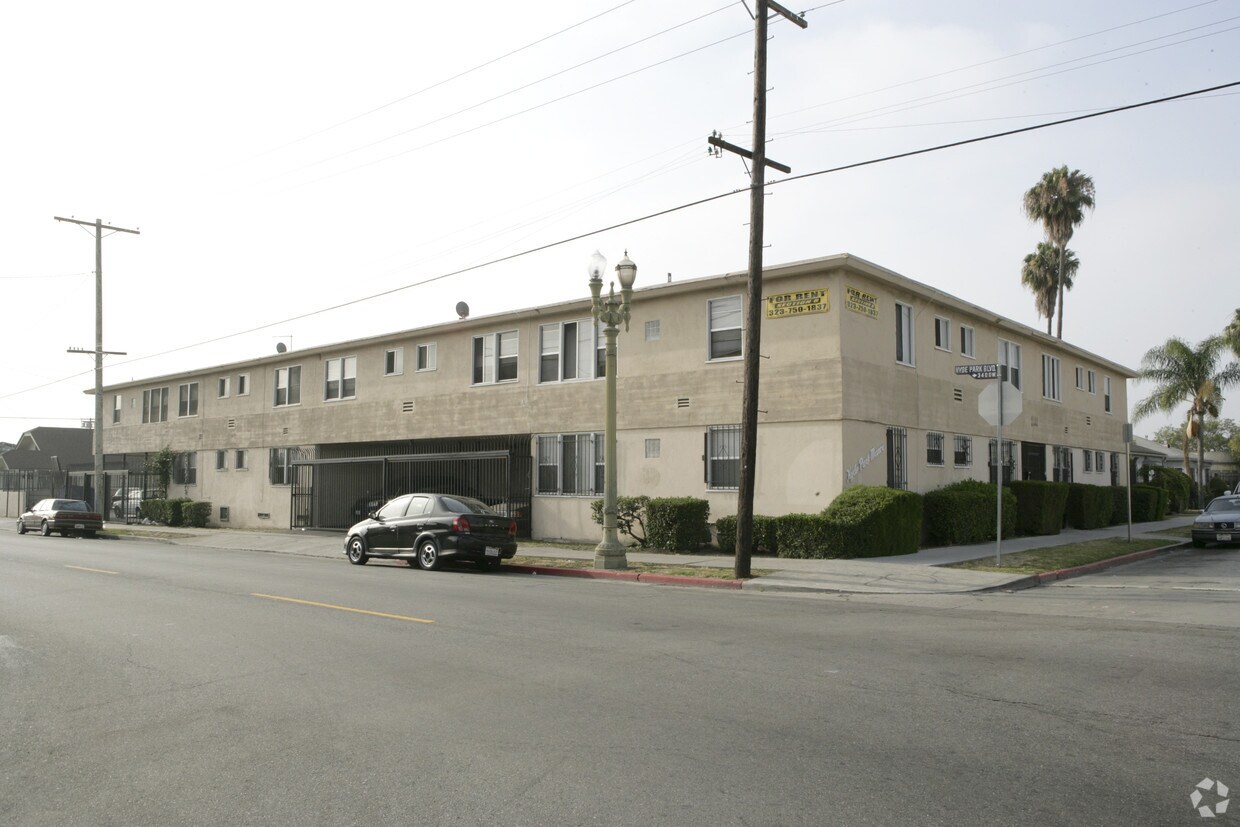 3320 Hyde Park Blvd, Los Angeles, CA 90043 Apartments in Los Angeles