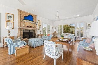 Building Photo - 886 Debordieu Blvd