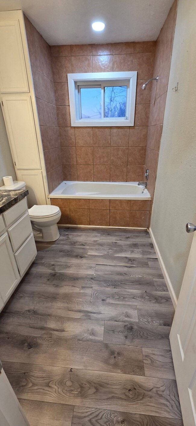 Building Photo - 405 W Hunter