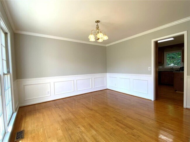 Building Photo - 612 Braidwood Dr NW