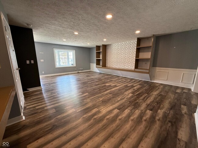 Building Photo - 3638 Lombardy Pl