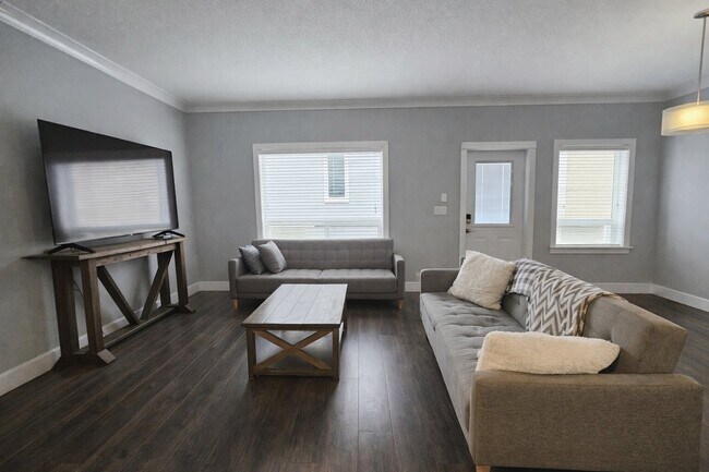 Building Photo - 8719 Machell St