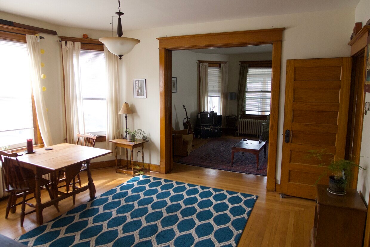 Primary Photo - 9 Besch Avenue