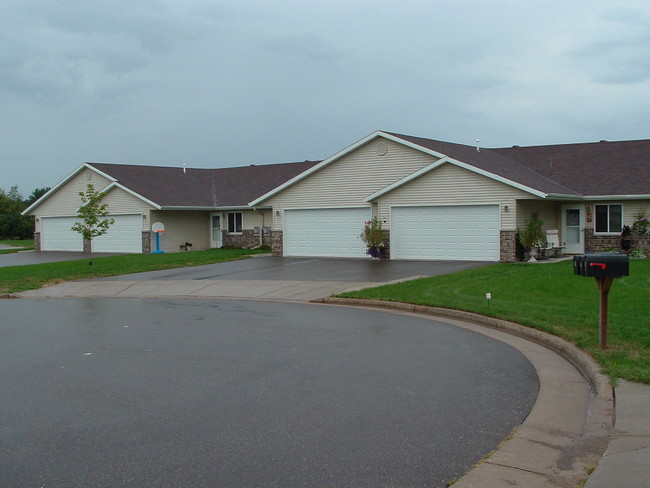 Building Photo - Country Meadows Apartments