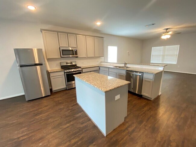 Foto del edificio - 220 Timber Brook Dr