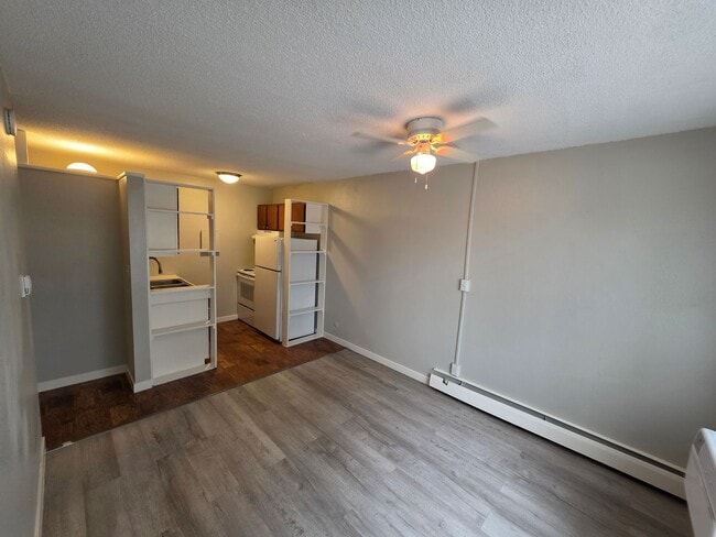 Building Photo - 233 E Arvada St