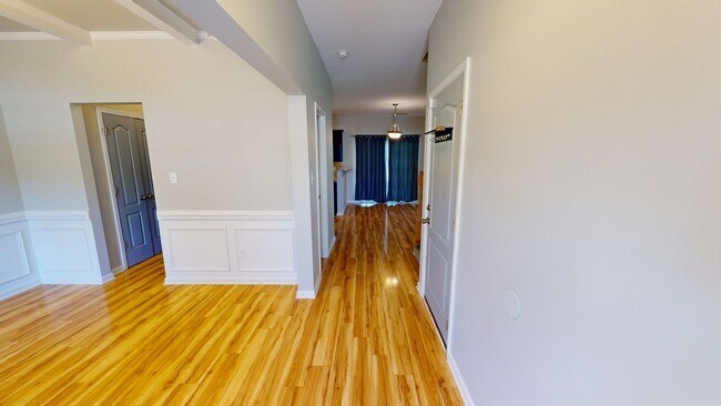 Foto del edificio - Updated 3 Bedroom, 2.5 Bathroom 2-Story w/...